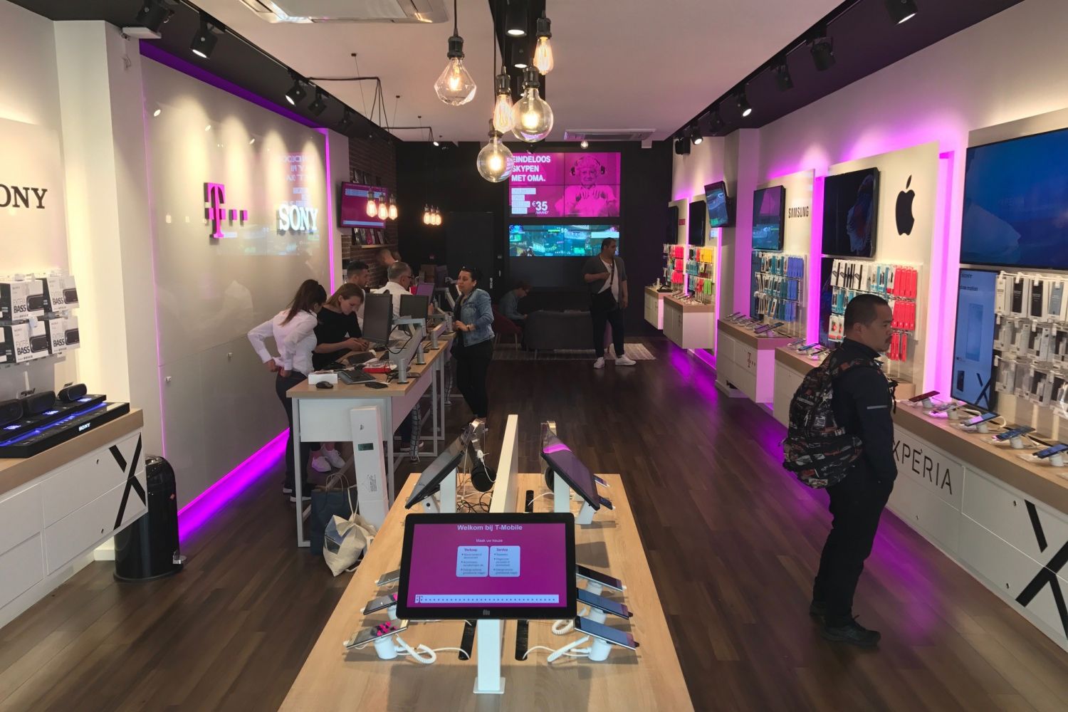 matchmaker ontploffen Kinematica T-Mobile stores | TDE Lighttech